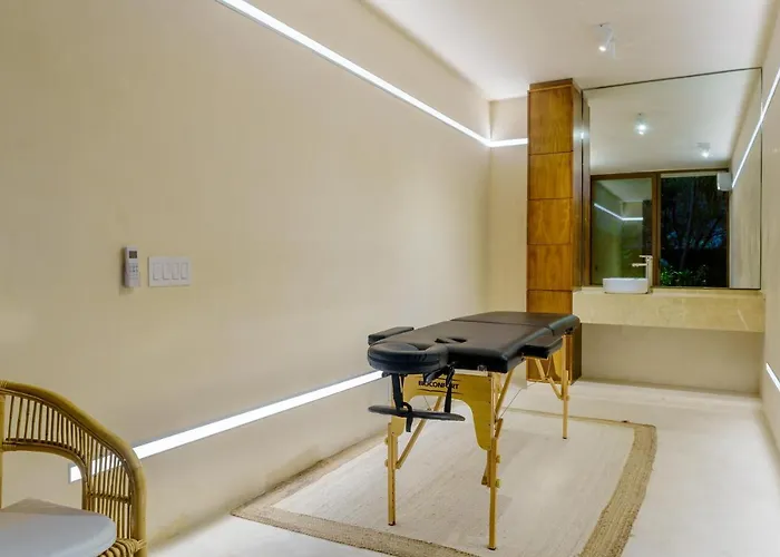 204 Hidden Gem In The Heart Of W/ Huge Private Terrace And Pool For 6 Pax Apartment *
